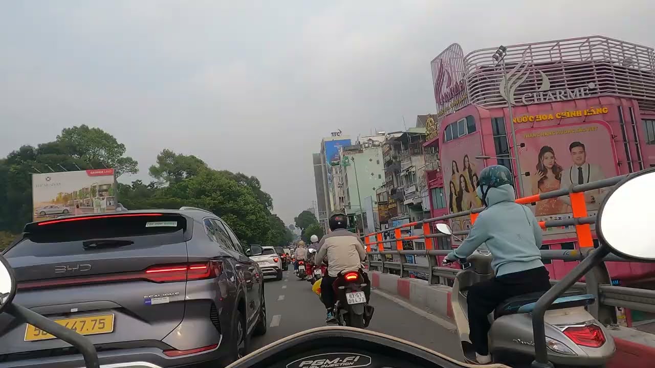 POV Saigon: Đường Cộng Hoà - Nhà Ga T1 Tân Sơn Nhất