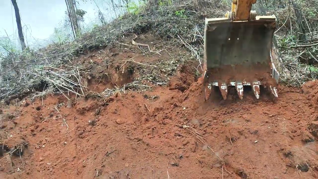 Destoca em ribanceira..muito cuidado..