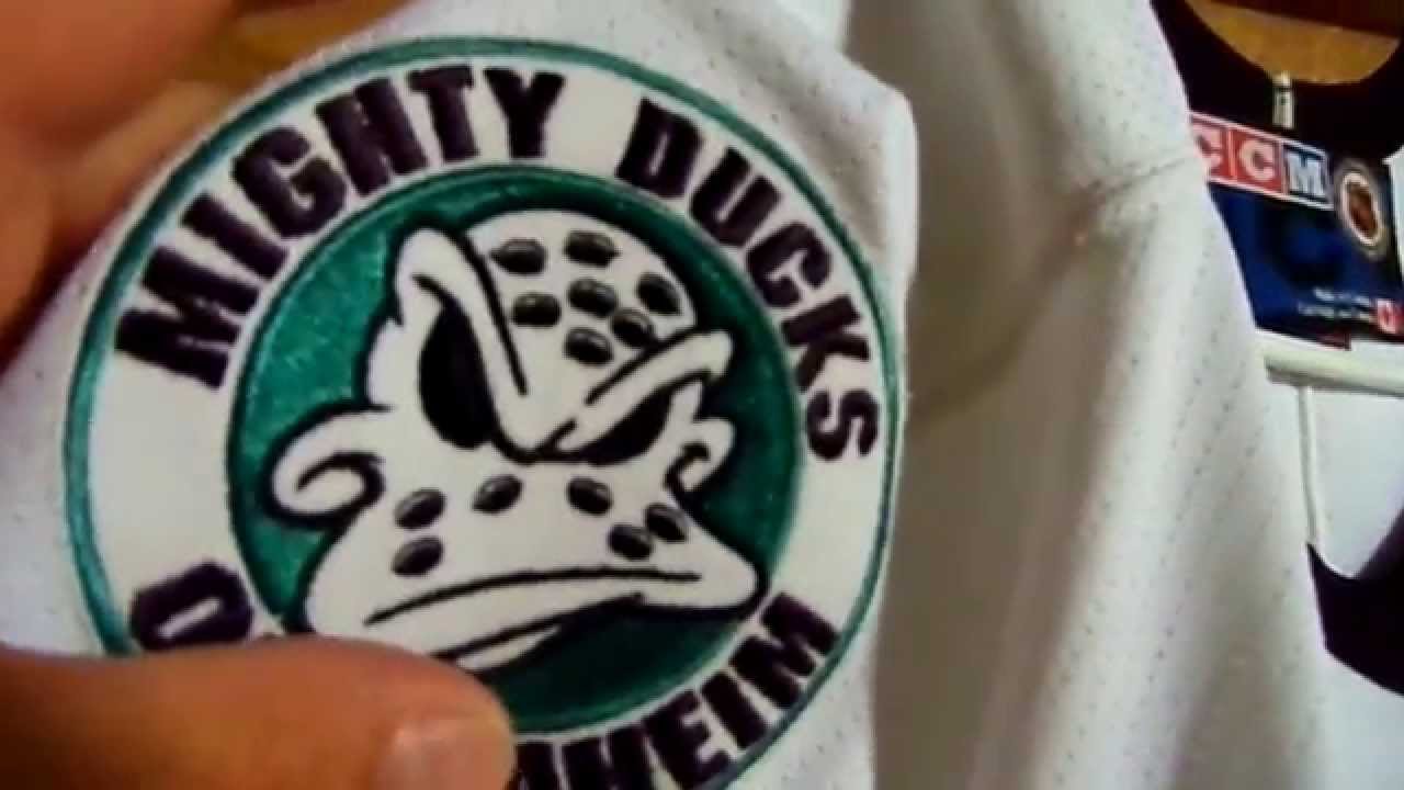Teemu Selanne Mighty Ducks Authentic Replica CCM Jersey Review