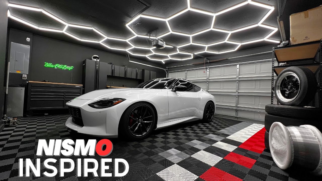 Превращаю свой РАЗБИТЫЙ гараж в гараж МЕЧТЫ в стиле ШОУ-РУМ за 10 минут!