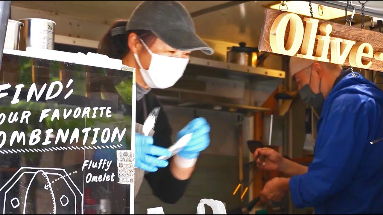 【開店ルーティン密着】夫婦で作るオムライス　行列キッチンカーの調理動画　Japanese food truck “Fluffy omelette rice”