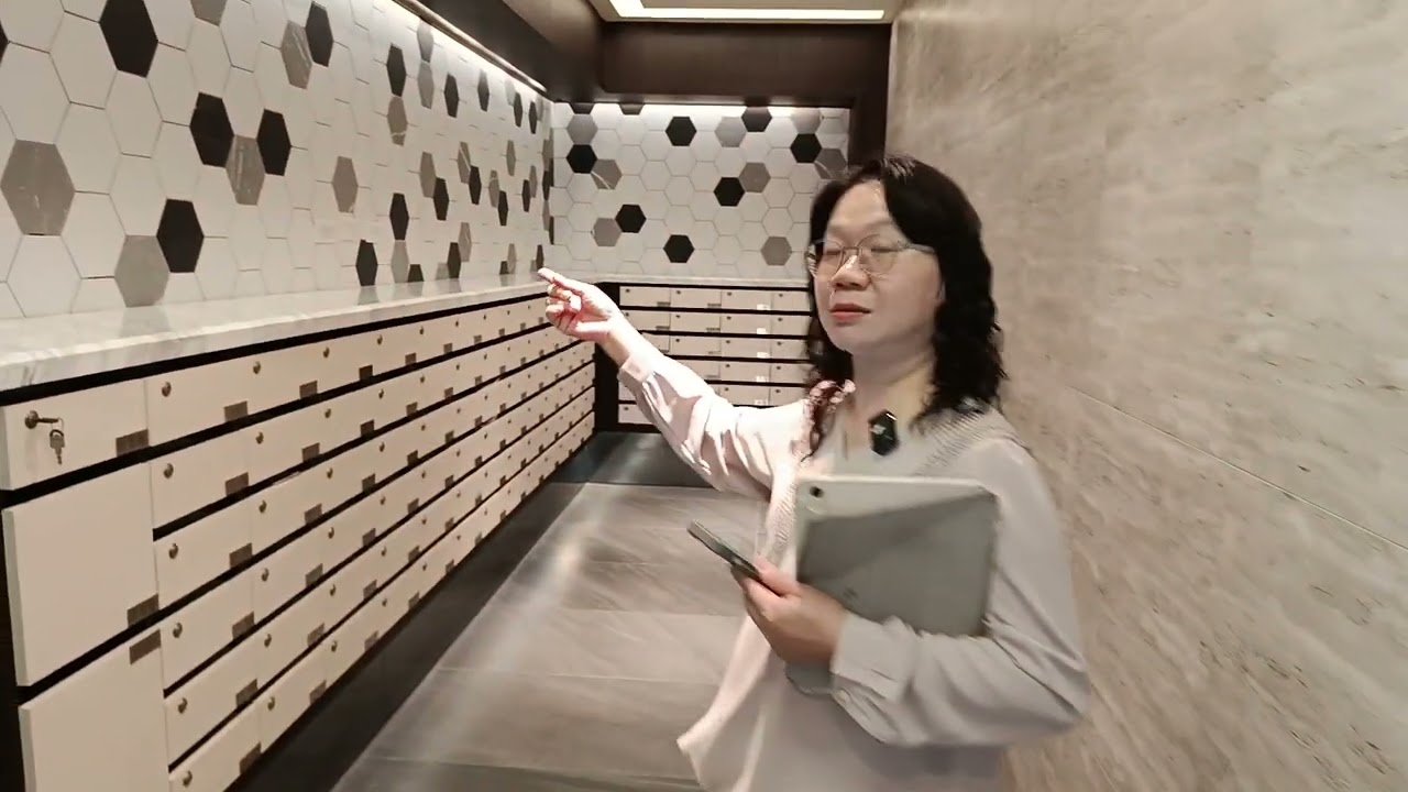 838萬買台中市大里區健民路近塗城商圈全新未住電梯直達坡道平面車位大薪計劃室內15.7坪稀有一樓2房華廈公寓大樓24H管理生活機能優0981164030/0989905453