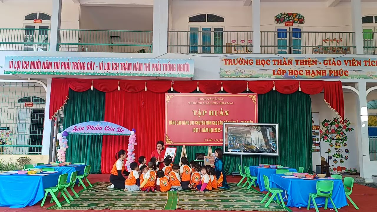 GIỜ DẠY LVPTTM: làm tranh từ nguyên vật liệu khác nhau