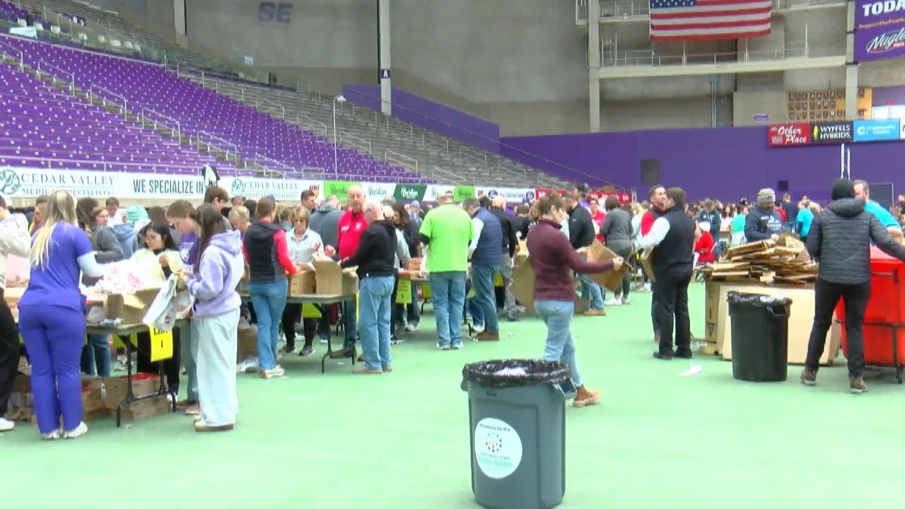 Hundreds show up to Pack the Dome in Cedar Falls on Martin Luther King Jr. Day