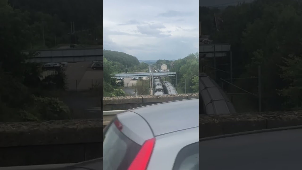 Croisement entre un ter 2nng et tgv inouï