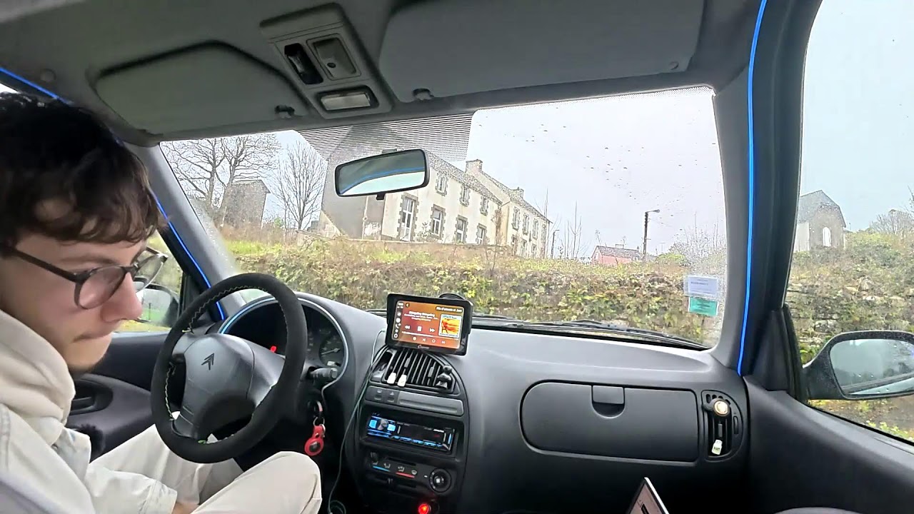 Conduit avec moi (Saxo custom)