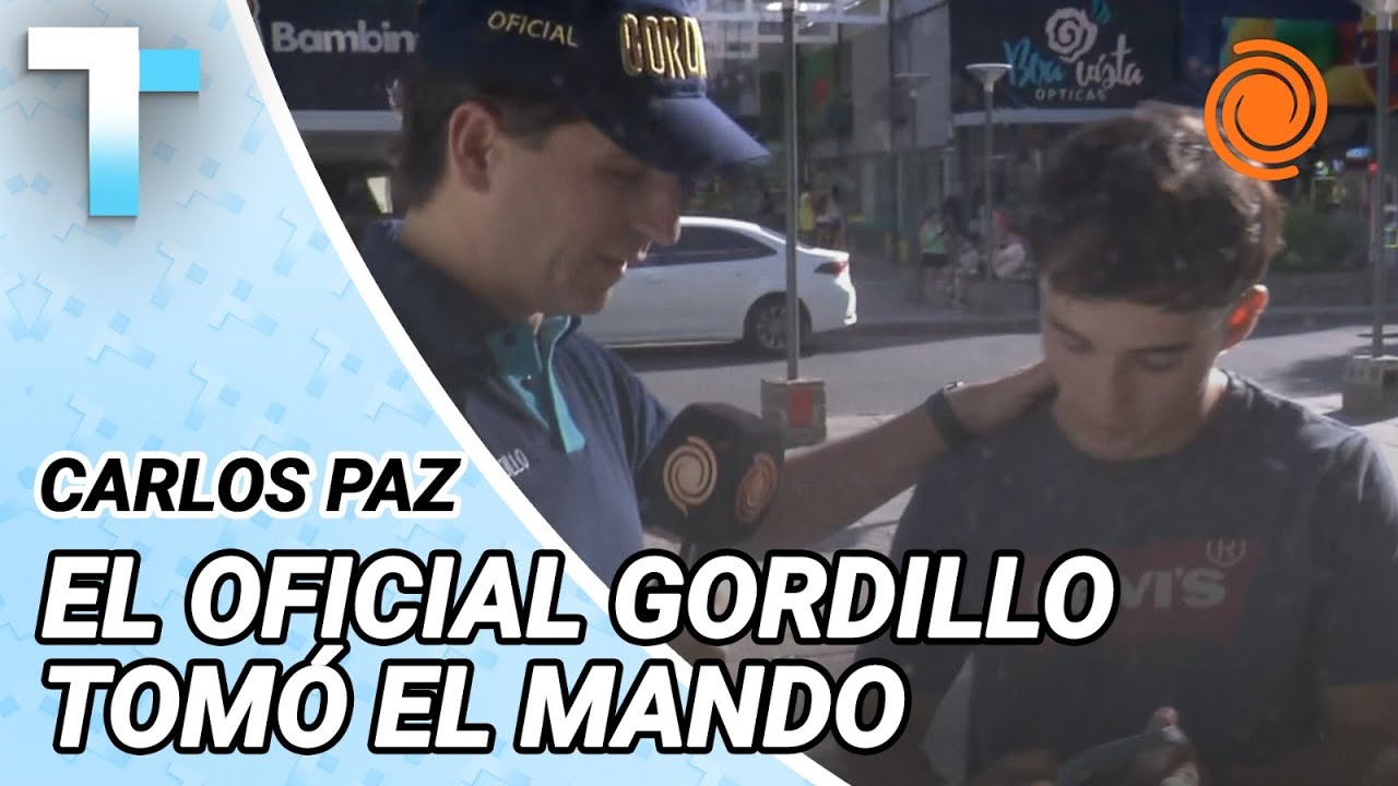 El Oficial Gordillo "CHOREÓ" el micrófono de El Doce para hacer notas