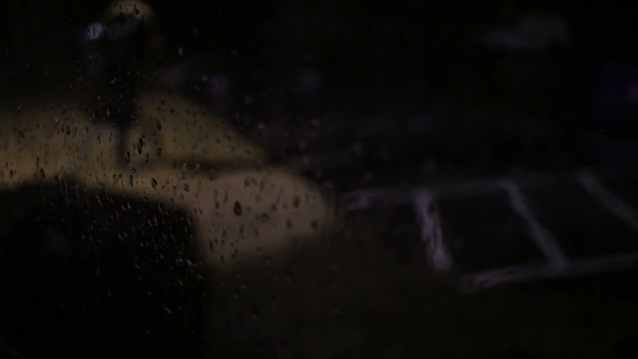 2022.02.22 Raindrops on Windows at Hankey St