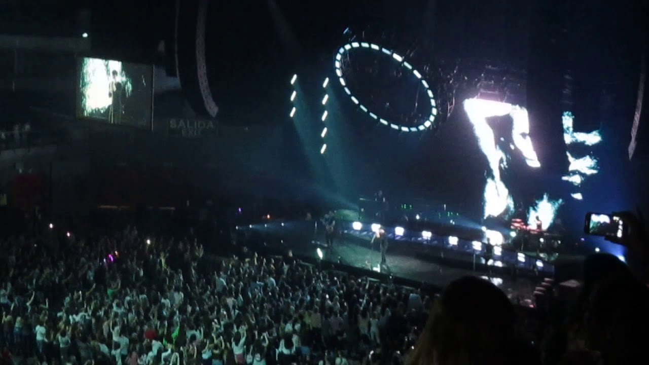 Shawn Mendes - Mercy live in Madrid