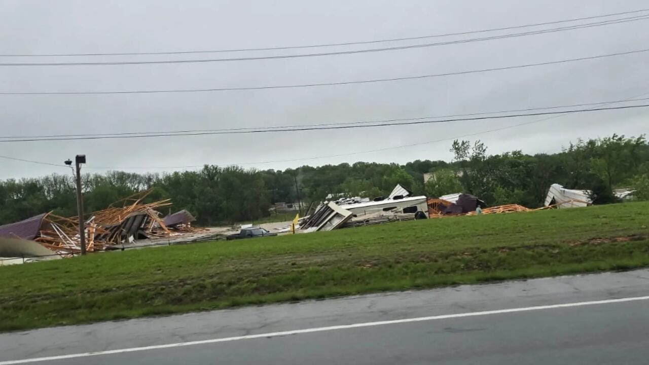 Monett, Mo., community cleans up after Tuesday's storms
