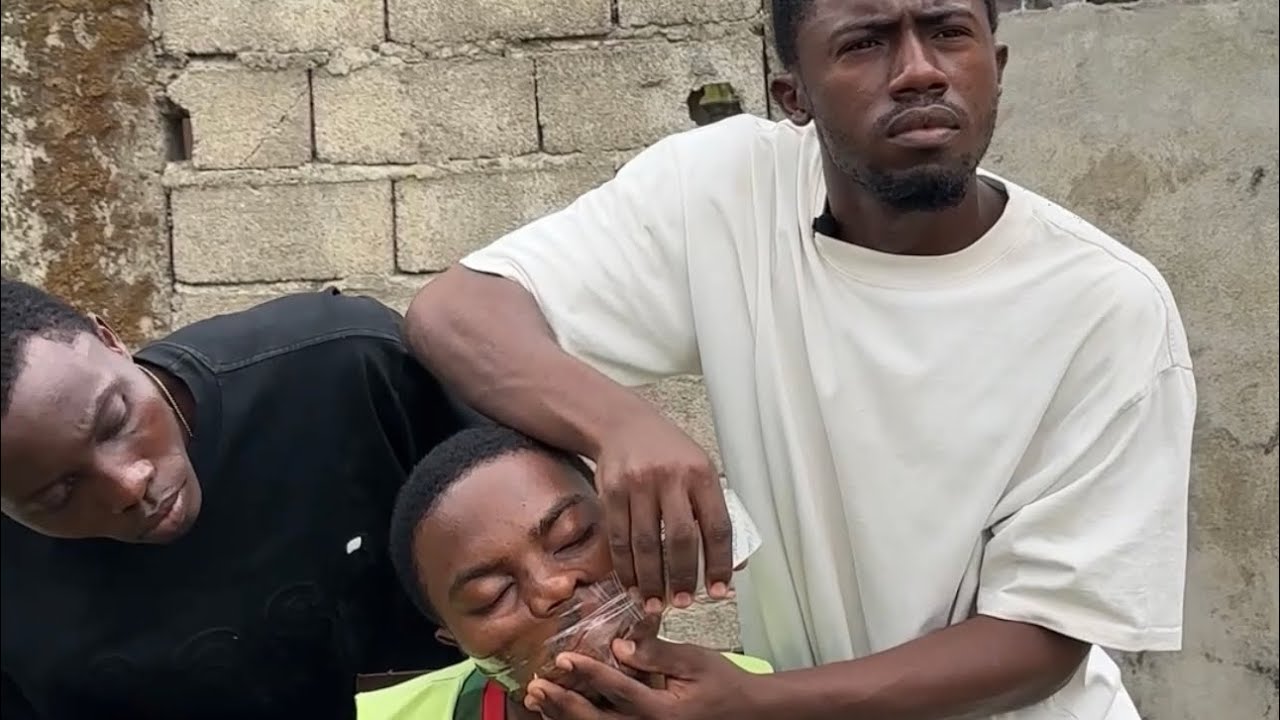 Kamga le perroquet 🦜 😂 est vraiment prêt à tous pour faire le kongossa 😂😂