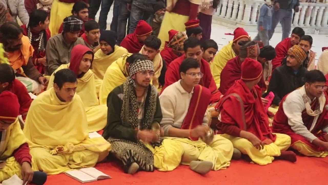 \ramanreti ashram\09.01.2026 saayamkaleen stuti rishi kumaron dwara sri raman bihariji
