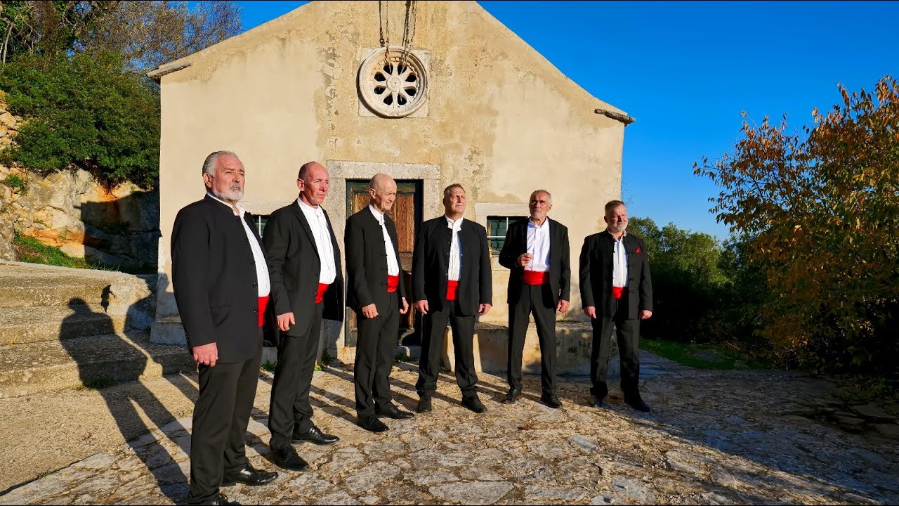 Klapa Smokvica - ŽIVOT JE K'O MORE (Official video)