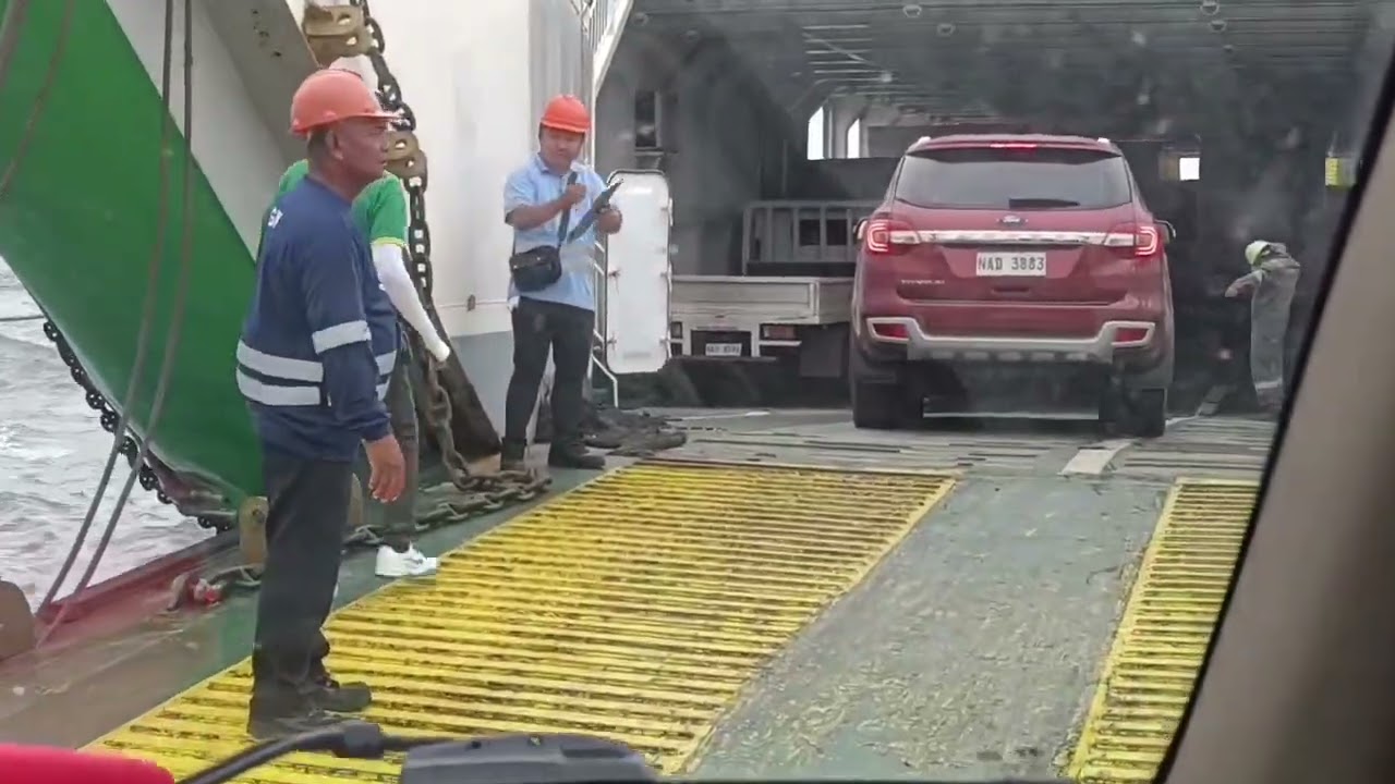 BYAHING MINDORO kAHIT MASUNGIT ANG PANAHON..