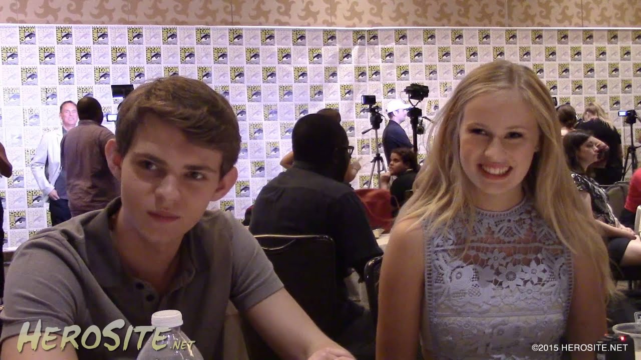 Heroes Reborn: Robbie Kay & Danika Yarosh