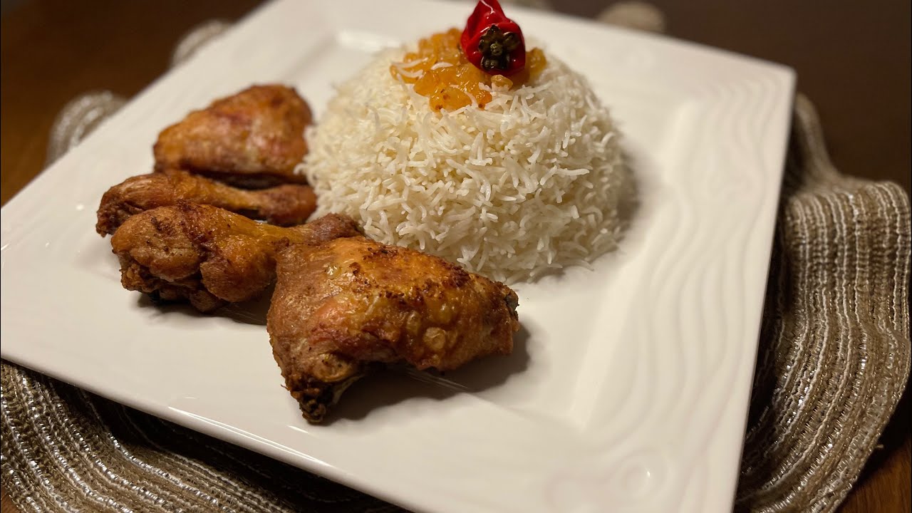 دجاج مقلي مع رز أبيض .. اتعب وانا اقول لذيذ😍👍🏻