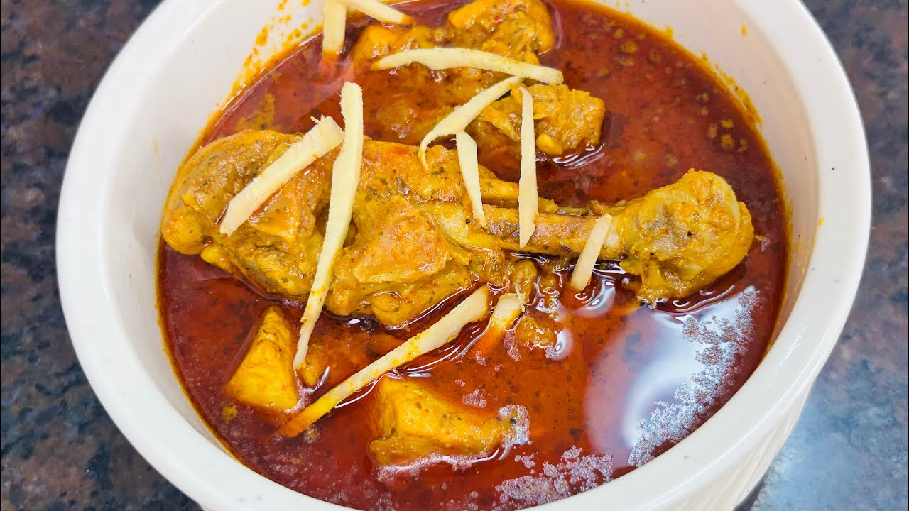 Zinger chicken gravy recipe | Chicken zinger curry | Cook With Meenaz 