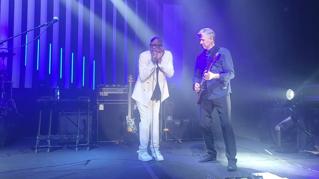 Roachford with Mike + the Mechanics - Cuddly Toy - CCH, Hamburg, 30.04.2025