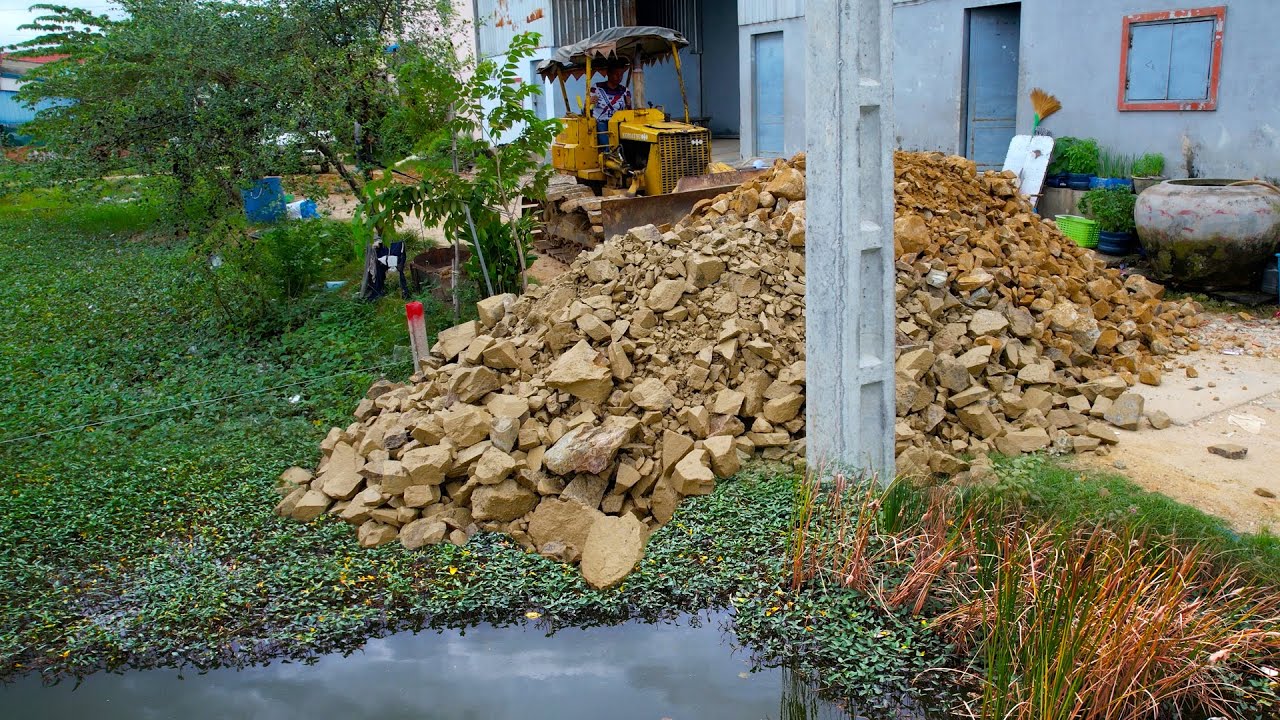 First Start a New Project! Landfill on Flooded Area Using Dozer D20P Pushing Stone Soil & 5Ton Truck