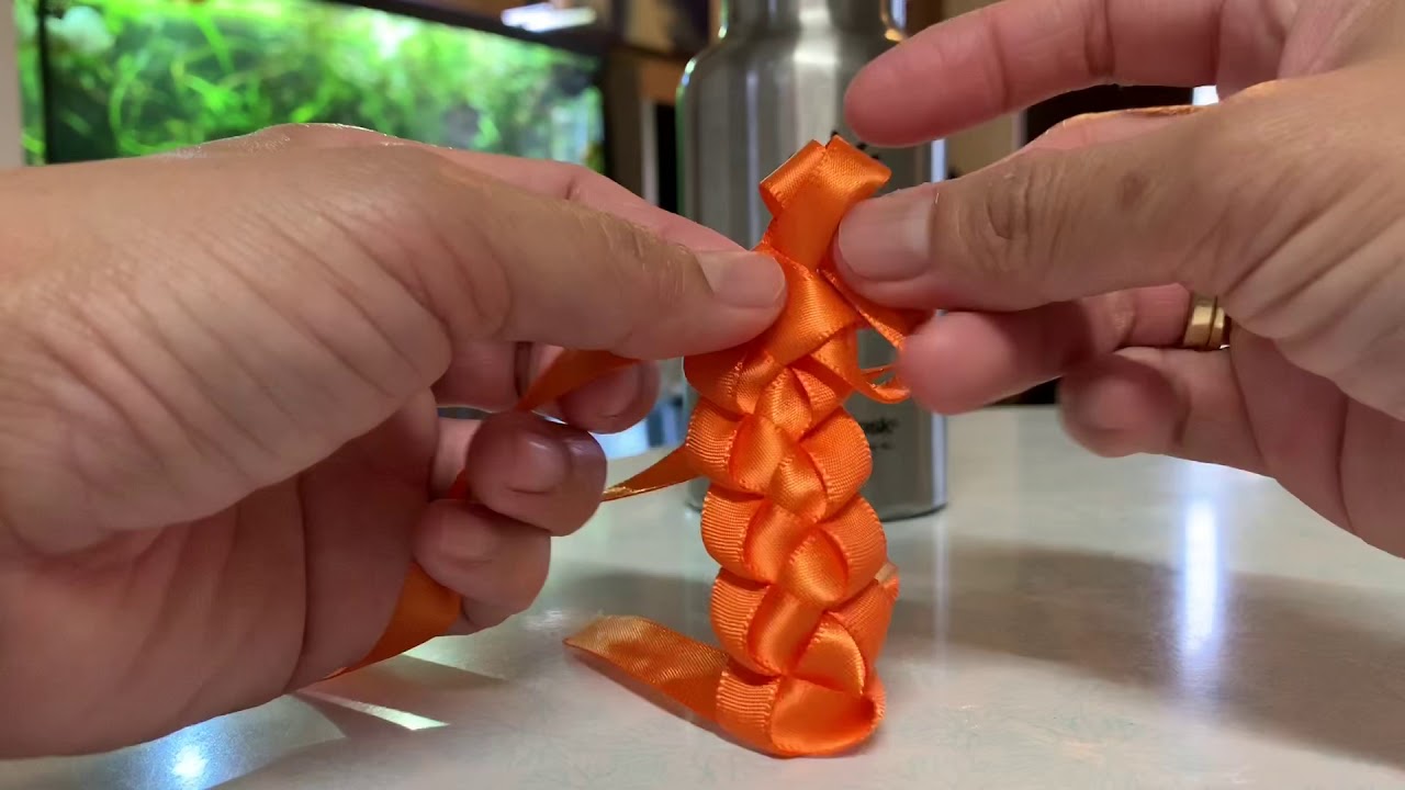 CRAFTING | DIY SINGLE BRAIDED RIBBON LEI TUTORIAL FOR GRADUATION