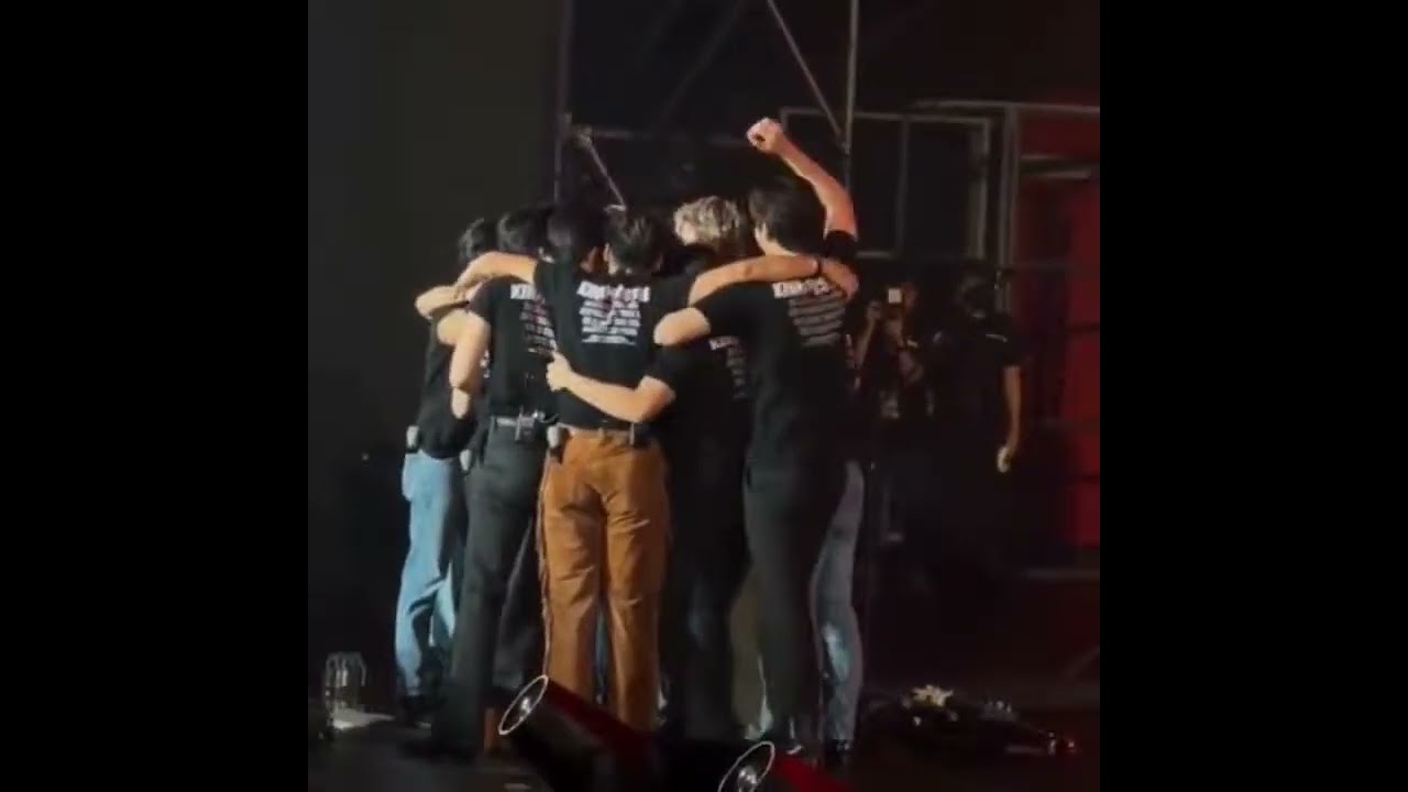 barcode crying so hard n all of them comfort him specially jeff hug barcode #jeffbarcode #barcodetin