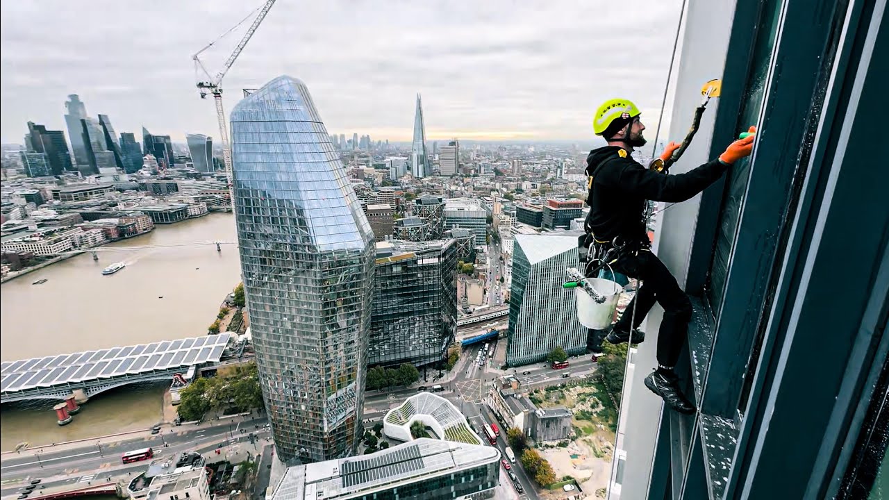 155M ABOVE THE CITY!