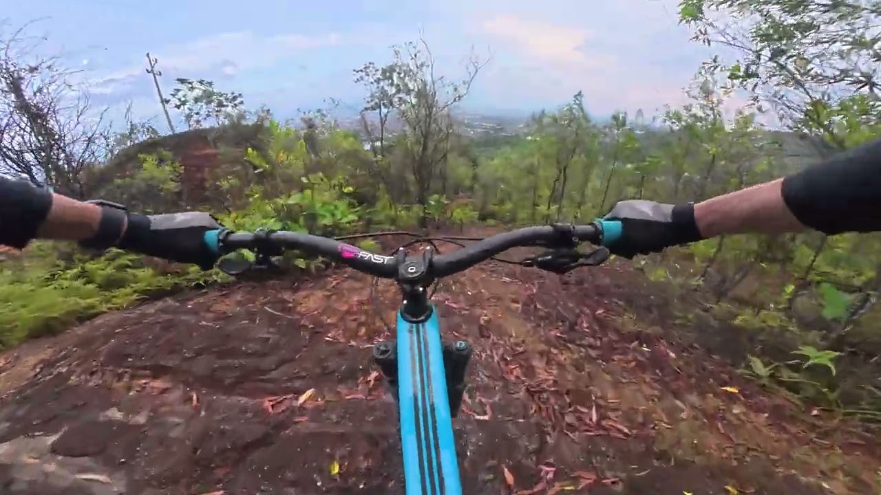 Kledang Hill Rampage Trail group ride