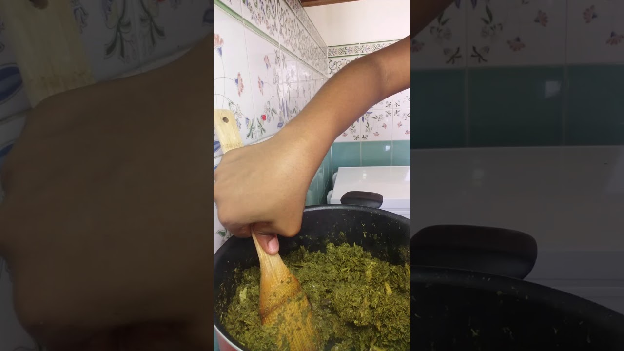 Feuilles de manioc à la sardine fumée- Cuisine gabonaise