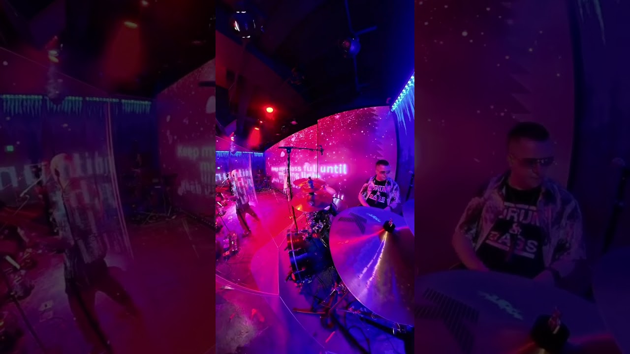Chandelier - Sia | AlienYan Music & Whiskey Bar | Dalian, China