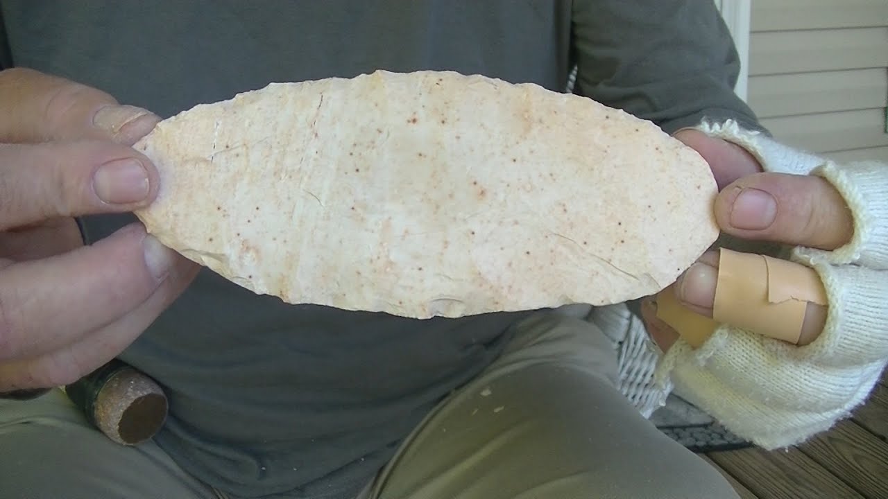 Flint Knapping - Reducing a Keokuk spall to a blade