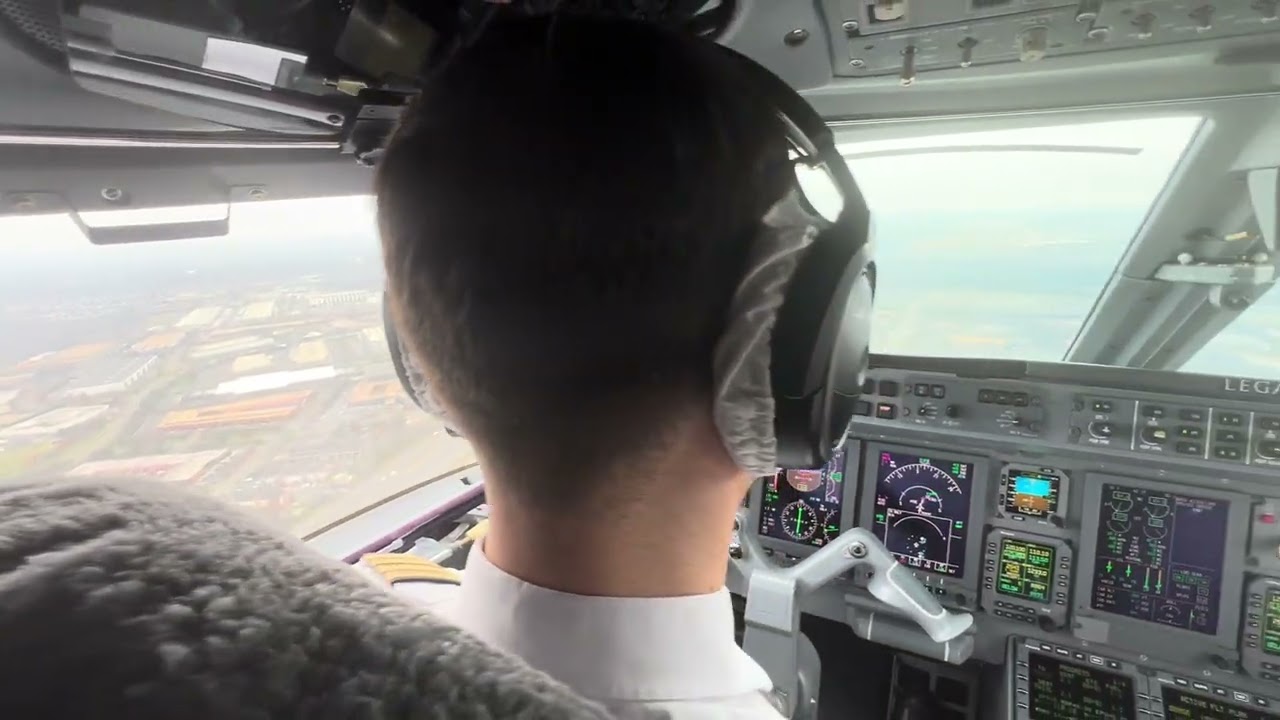 KIAD Washington Dulles | Daytime Landing in USA | EMB 135 Legacy 650 | Cockpit View