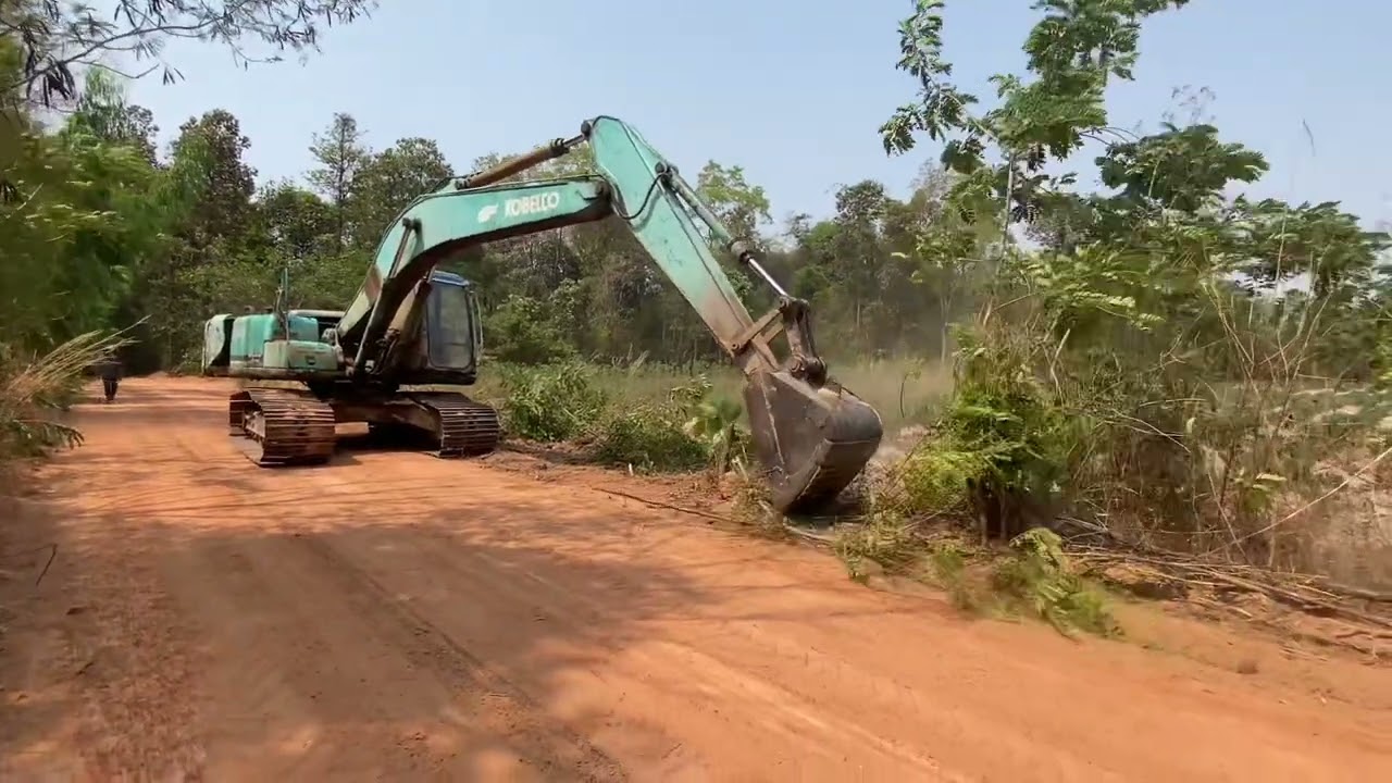 เปลี่ยนคนขับจะจ๊วดกว่าเดิมไหม KOBELCO SK 200-6  ล้มต้นไม้ เคลียพื้นที่หน้างานก่อสร้าง#xcavator
