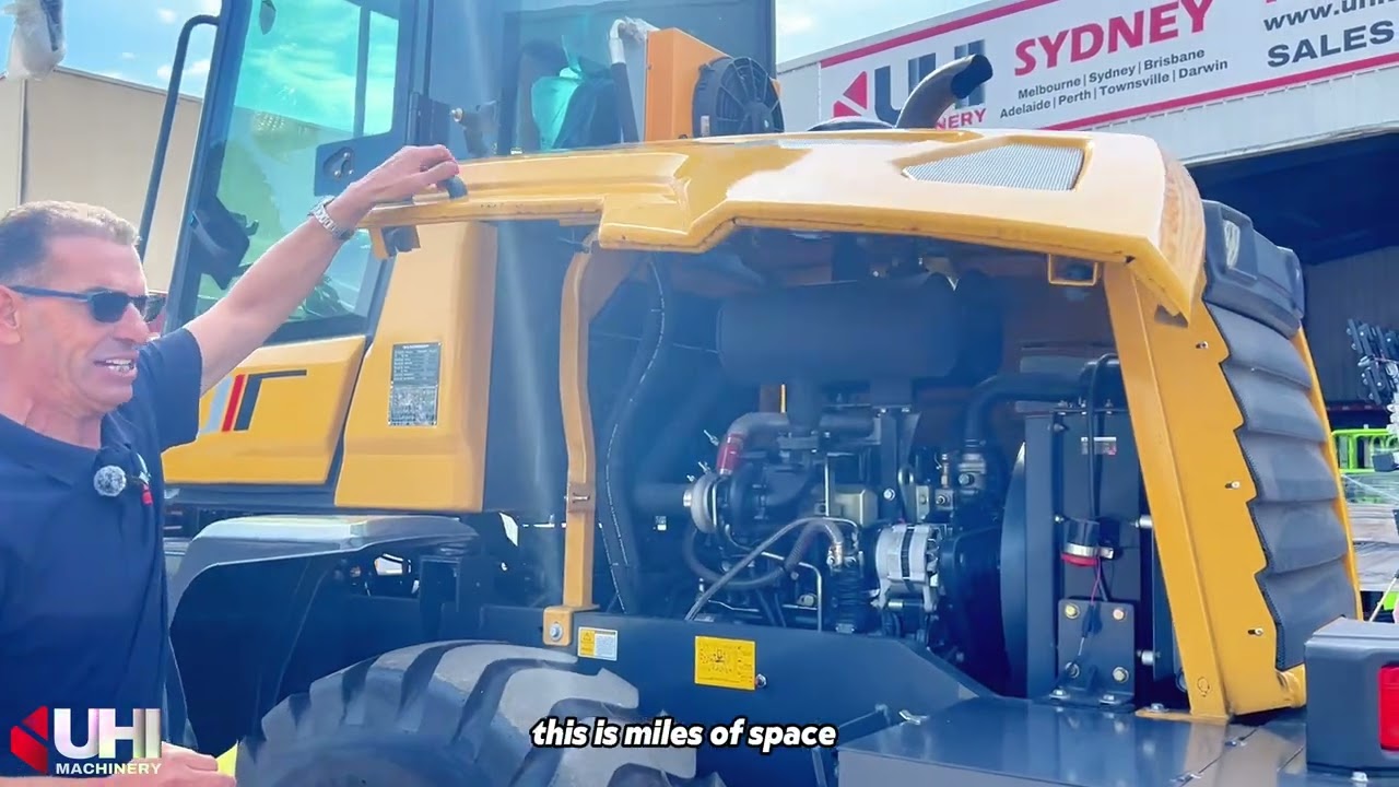 UHI LG825 Wheel Loader