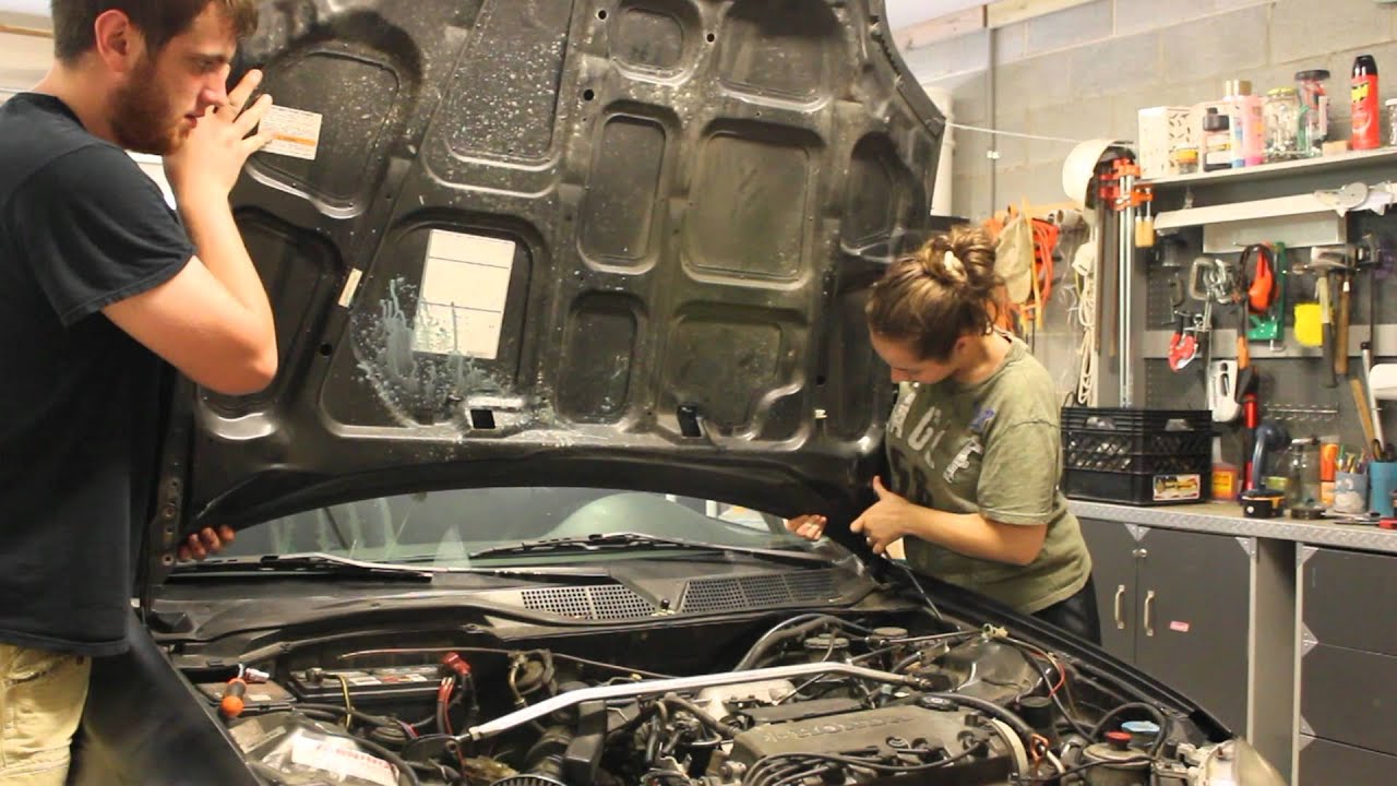 How to Remove Your Hood Honda Civic 96-00