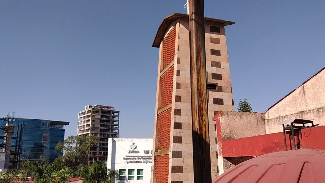 Repique de bienvenida a la Virgen de Zapopan, templo de San Pedro Apóstol, Vallarta Poniente.