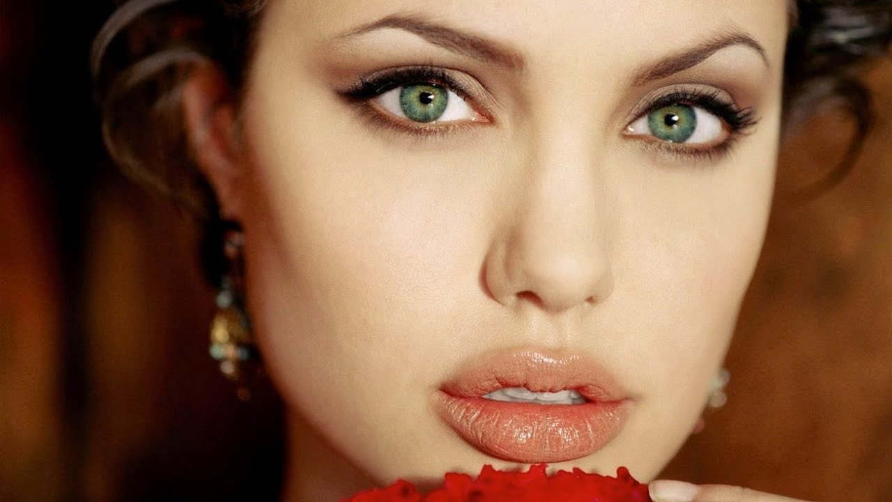 Natural Make-Up inspired by Angelina Jolie