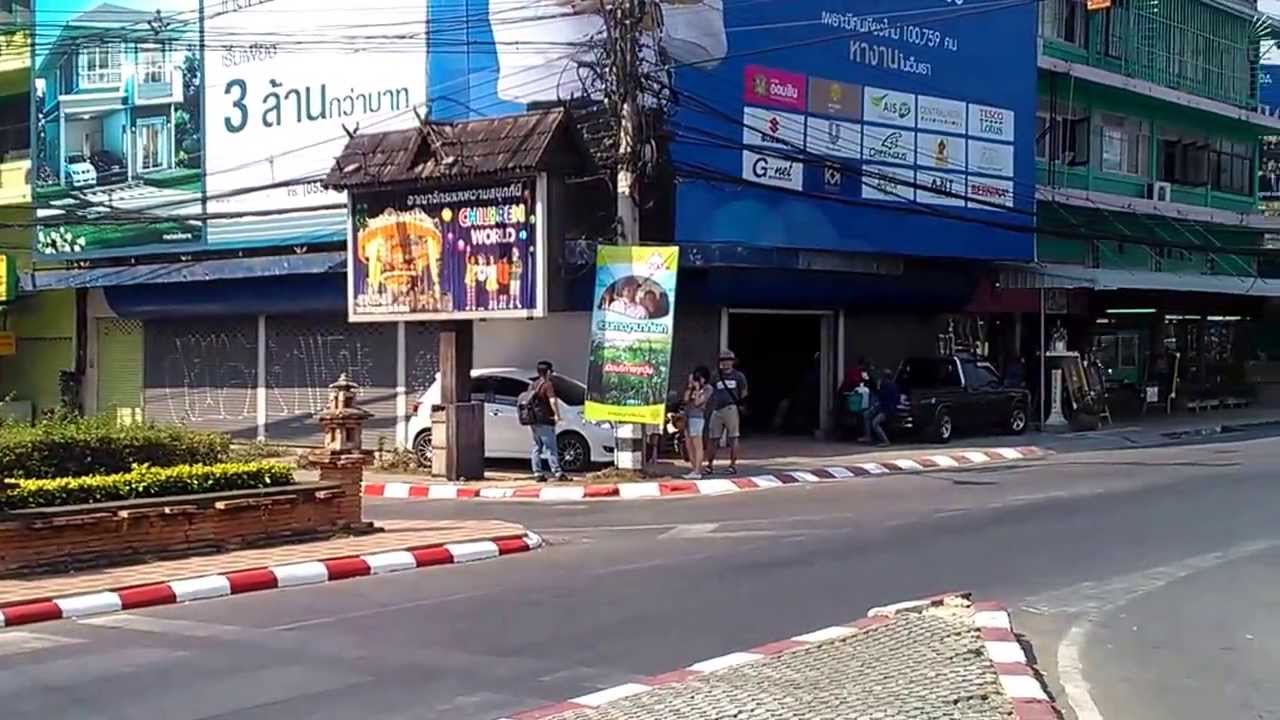 Saen Pung Gate in Chiang Mai Thailand LifeStyle Location Review ประตูสวนปรุง เชียงใหม่