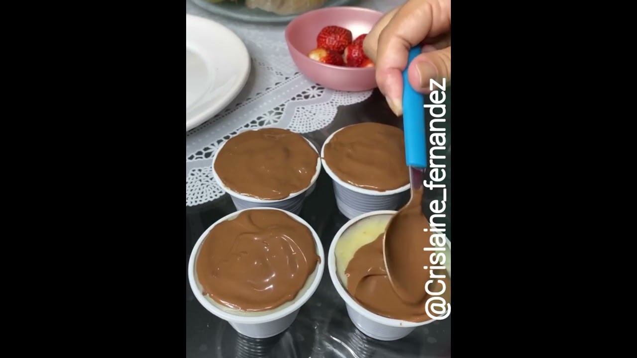Trufa de chocolate no copo descart&aacute;vel