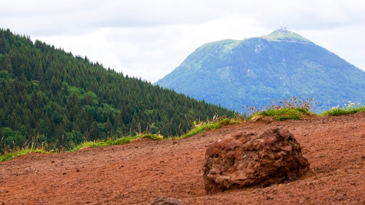 Hiking 10 Days on the Ancient Volcanoes of France (GR30)