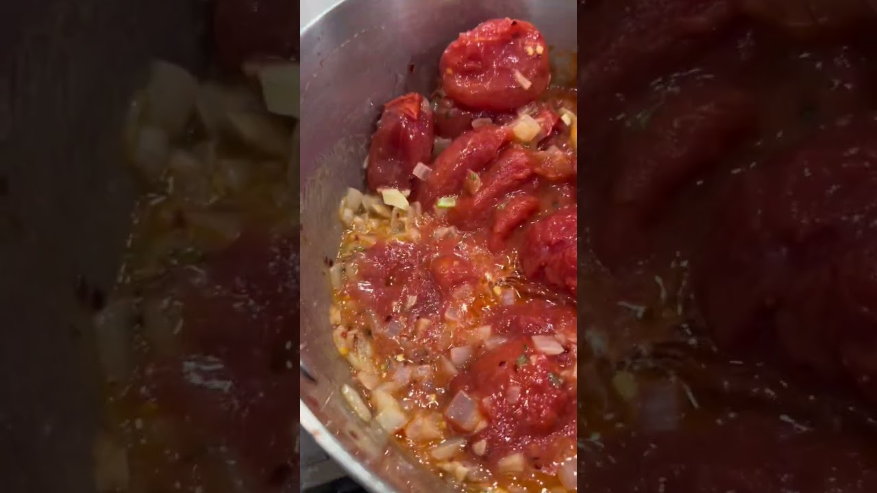 Crema de Tomate (Creamy Tomatoe Soup)