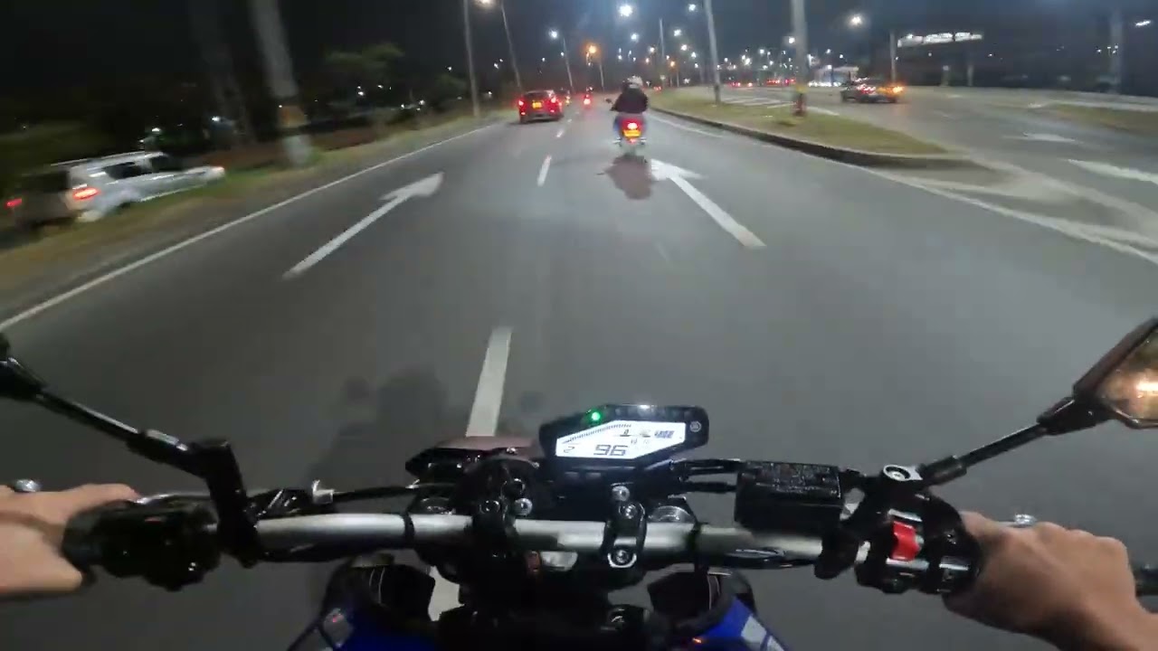 MT09 - De Medellín a Sabaneta en 4 MINUTOS !!!