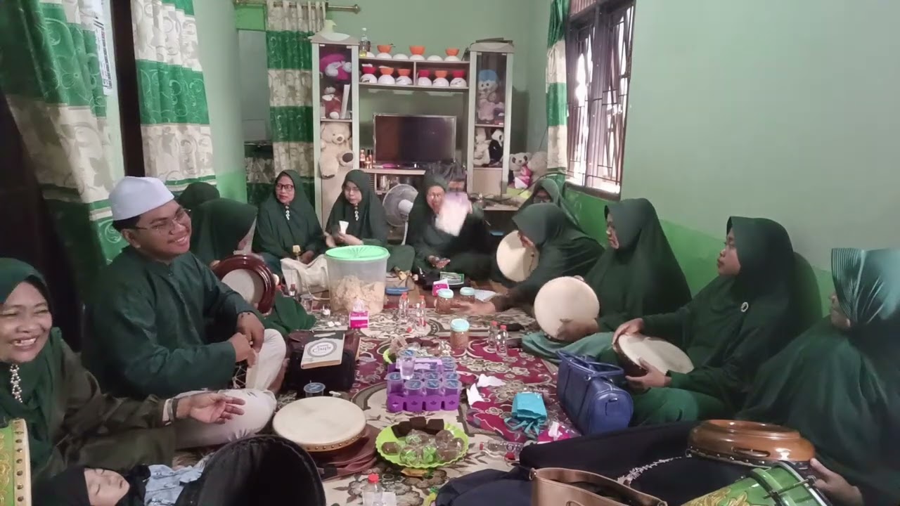 Ya Robbi Antalhadi, khoirol Bariyah, yalaqolbin,Ya Rasulallah 