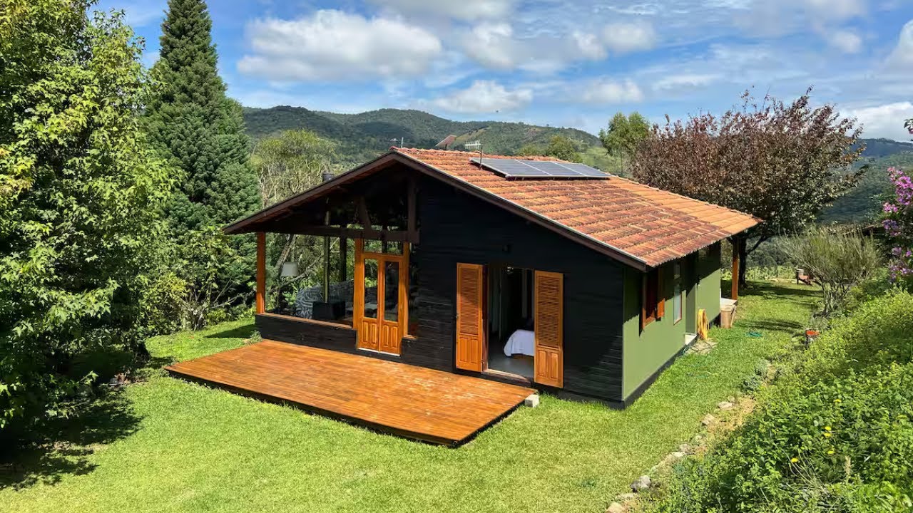 CASA PEQUENA BONITA: Madeira, Vidro e a Varanda dos Sonhos! #casa #rustico #inspiração
