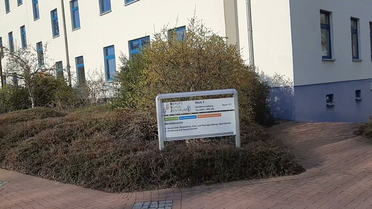 Stendal Berufsschule am Wasserturm. Für Oleg. Ehemalige Russenkaserne. Auftragsfilm😀