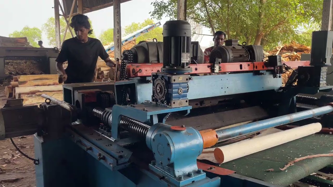 Wood peeling sawmill working 👌🪵| Machinery wood working veneer peeling 😱|