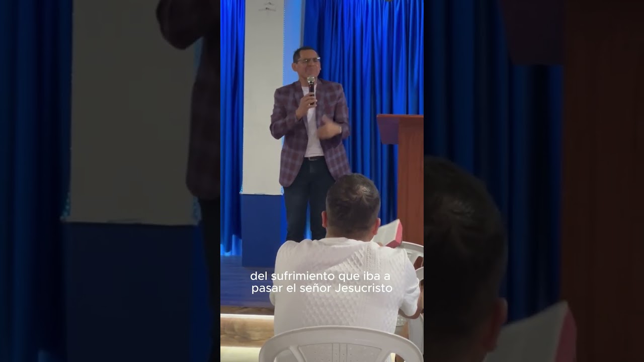 El candelero muestra el sufrimiento de Cristo.  
