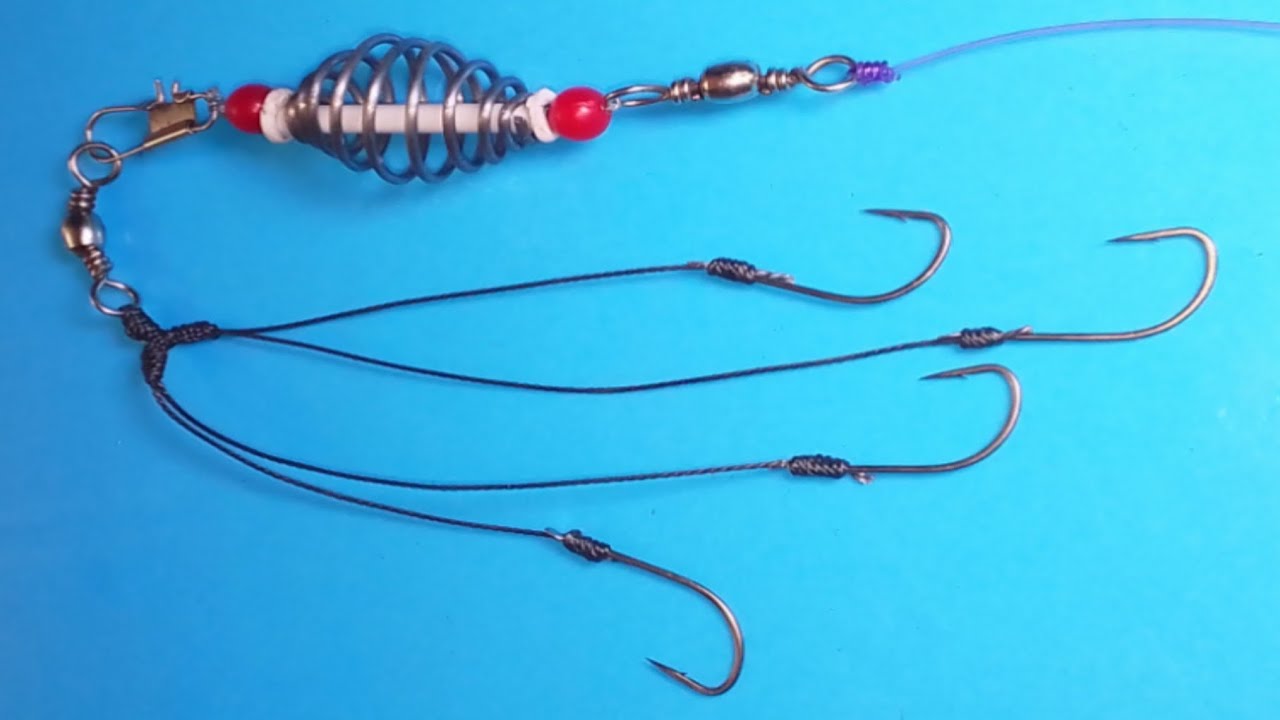 This is called a T-knot, 2 or 4 fishing hooks tied together, so it doesn't tangle easily.