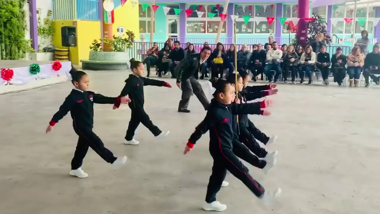 Escolta de bandera preescolar