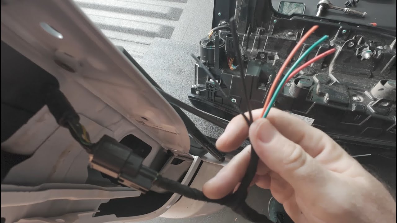 GWM Cannon Alpha Tail Light Piggyback Harness Install