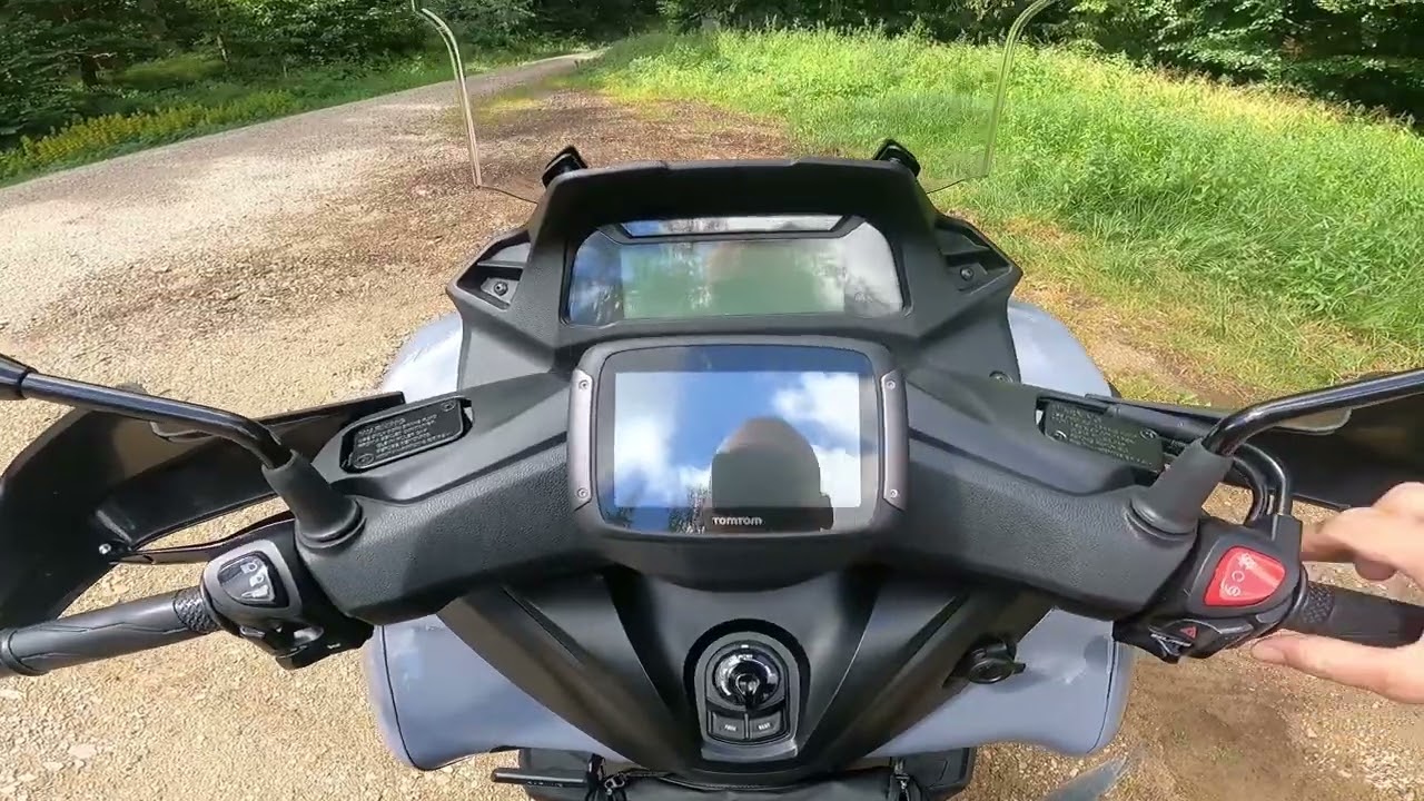 Yamaha Tricity 300/TOMTOM RIDER 50 LE.